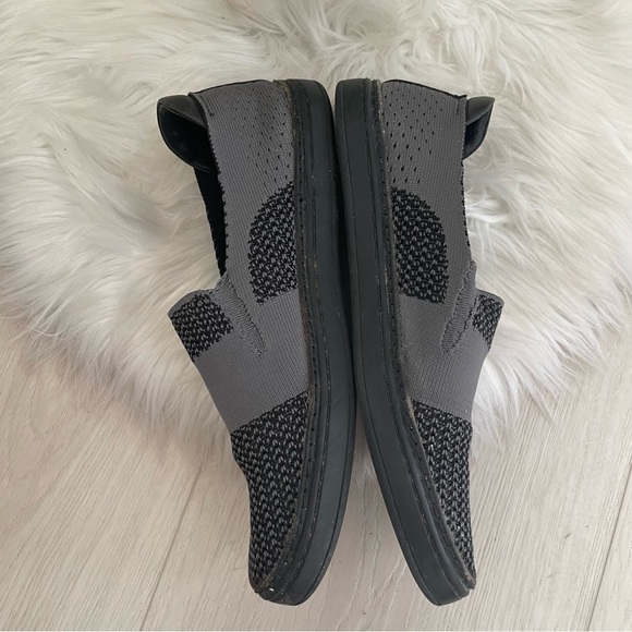 UGG Australia Sammy Knit slip on sneaker - Picture 5 of 10